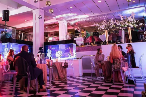 Splash Seafood Bar & Grill in Des Moines, IA Dining Room DiRoNA Awarded Restaurant